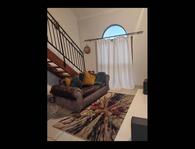 2 BEDROOM APARTMENT FOR SALE IN BRYANSTON